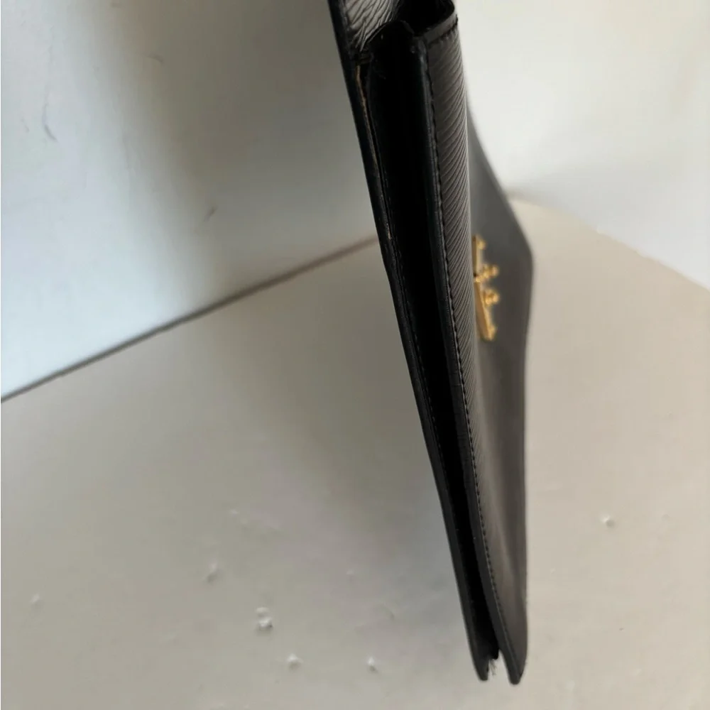 Authentic Louis Vuitton Epi Porte documents Senateur briefcase